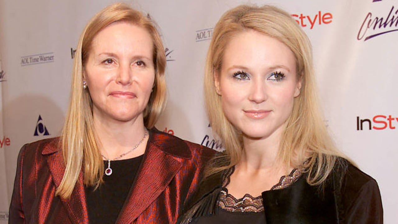 Jewel says her mother 'embezzled' over $100M from the singer | FOX6 Milwaukee