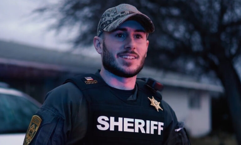 Patty Mayo, who poses as sheriff's deputy on YouTube, revealed as fake - BNO News